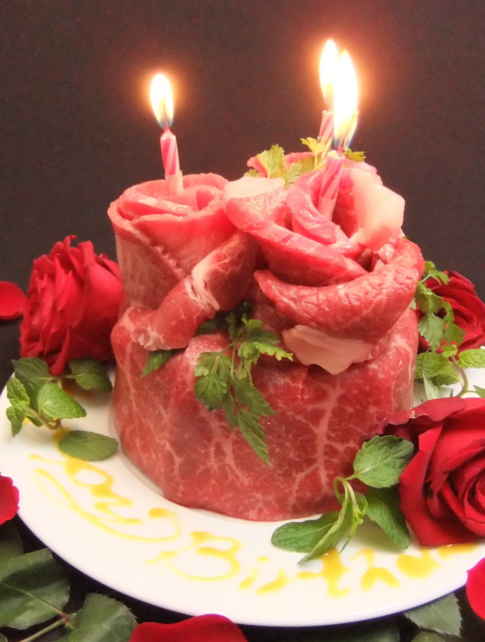 ケーキはスイーツだけじゃない 話題の 肉ケーキ で誕生日を豪華にお祝いしよう 誕生日プレゼント Birthdays 誕生日ポータル One Birthdays