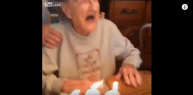 FireShot Capture 337 - おばあちゃん102歳の誕生日 - YouTube - https___www.youtube.com_watch_v=0MlNv1DYZVc