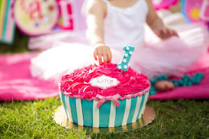 1歳の誕生日はフォトジェニックなスマッシュケーキでお祝い！海外のデザインがスゴイ!!